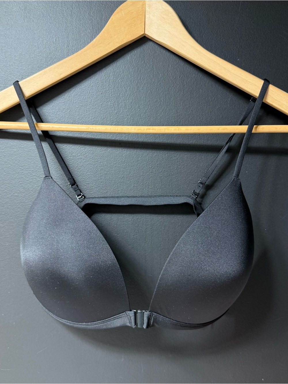 Skims Wireles Form Triangle Front Close Super Push Up Bra 36DD